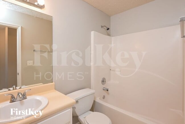 Building Photo - 530 Sanford Creek Ln
