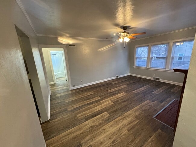 Building Photo - 3 bedroom, 2 bath House with 2 car detached garage