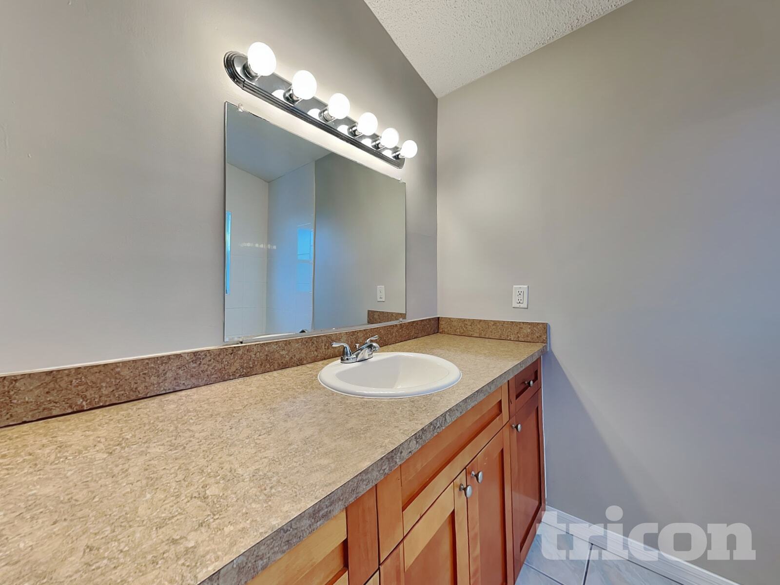 Building Photo - 914 Whisper Lake Dr