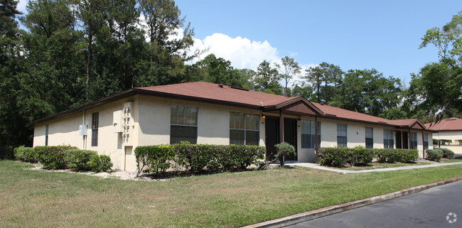 Oak Tree Apartments - 1701 Lake Shore Blvd Jacksonville FL 32210 ...