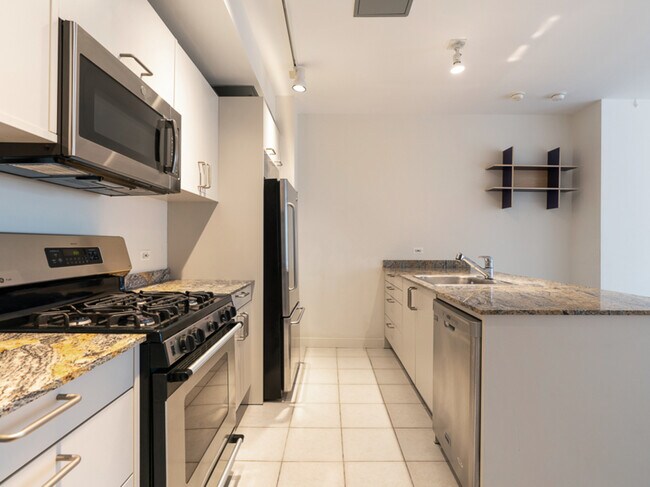 Building Photo - 510 W Erie St