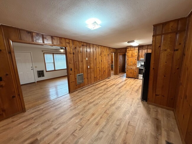 Building Photo - Charming 3 Bed 1 Bath Home in Woodbury