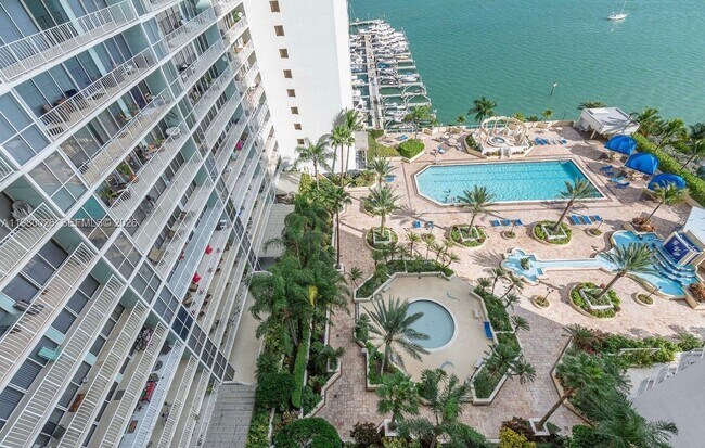 Building Photo - 7601 E Treasure Dr