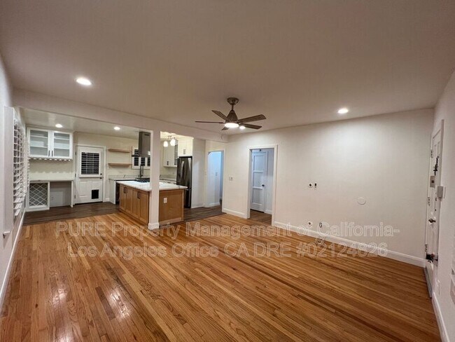 Building Photo - 1910 W 94th Pl