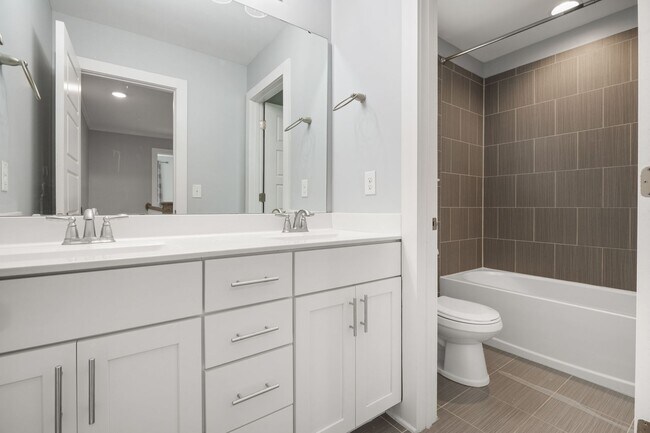 Building Photo - 117 Dunstan Ave