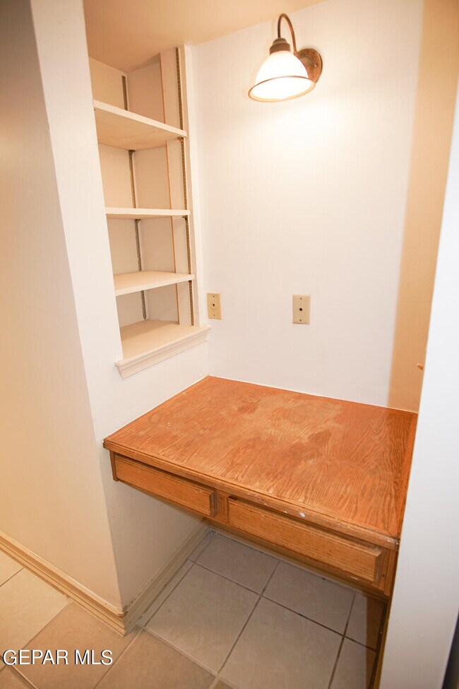 Building Photo - 1808 Gurss Pl
