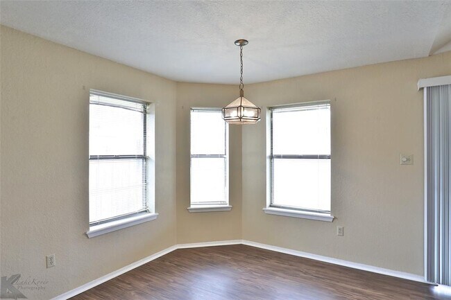 Building Photo - 5210 Meadowick Ln