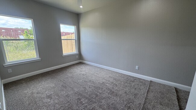 Building Photo - 3209 Bourland St
