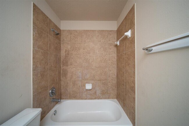 Building Photo - 19543 Otter Trail Ct