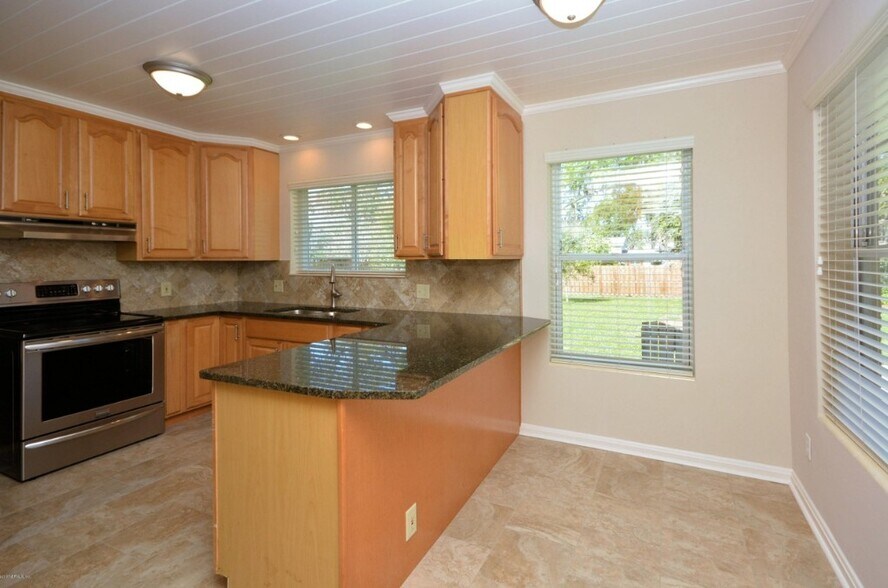 Building Photo - 4396 Gadsden Ct