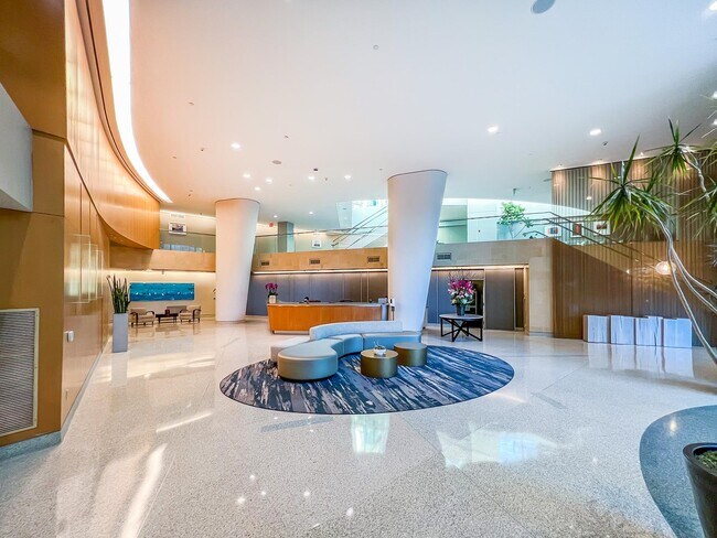 Building Photo - 13600 MARINA POINTE Dr