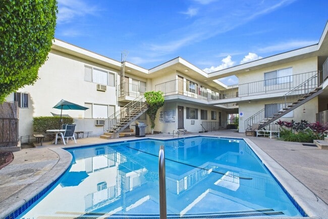 Building Photo - Oasis Apartments