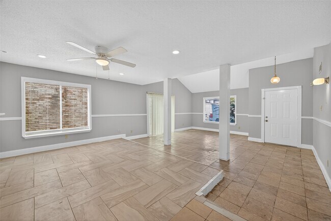 Building Photo - 7711 Del Glen Ln