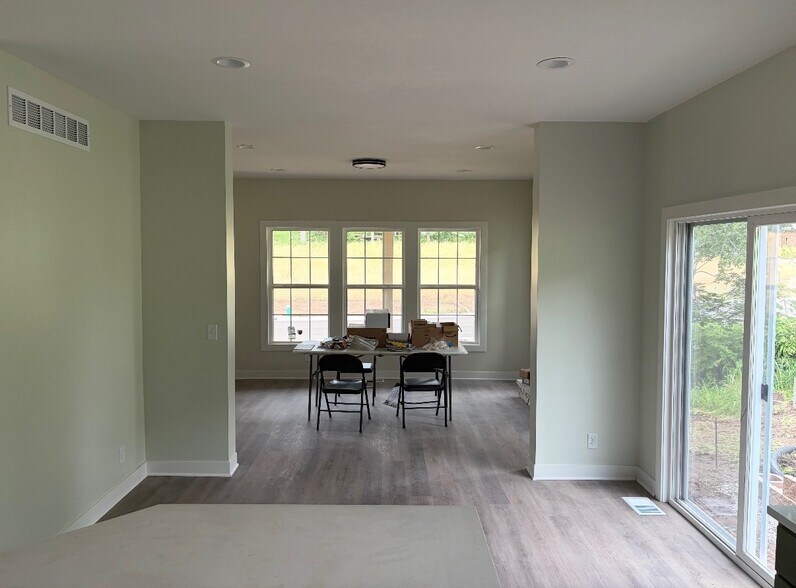Living Room - 712 N 1st St