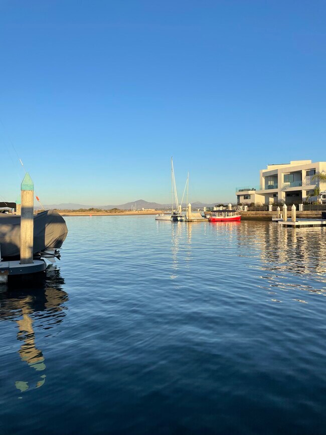 Left patio view - 49 Kingston Ct S