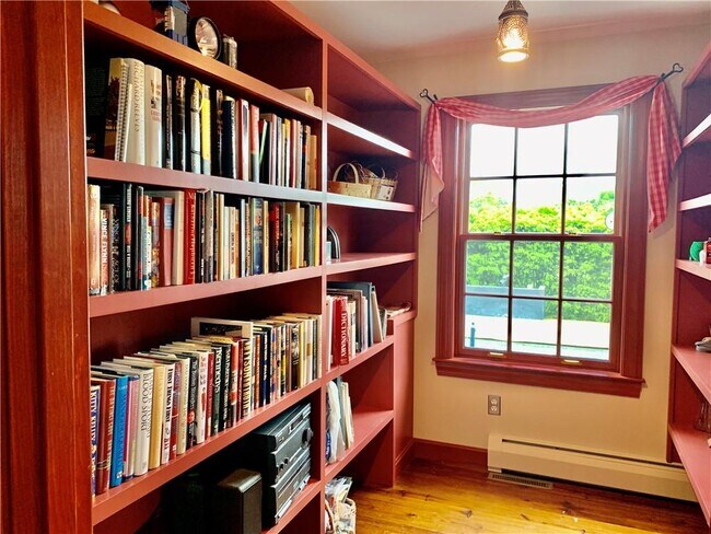 Building Photo - 6 Butts Rock Rd