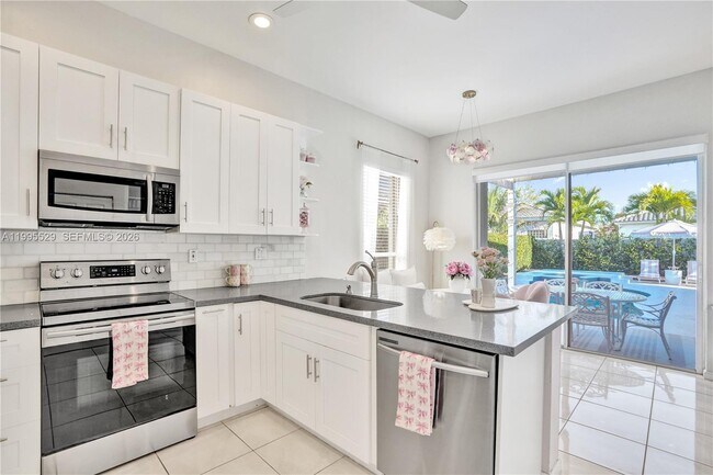 Building Photo - 6928 NW 33rd St