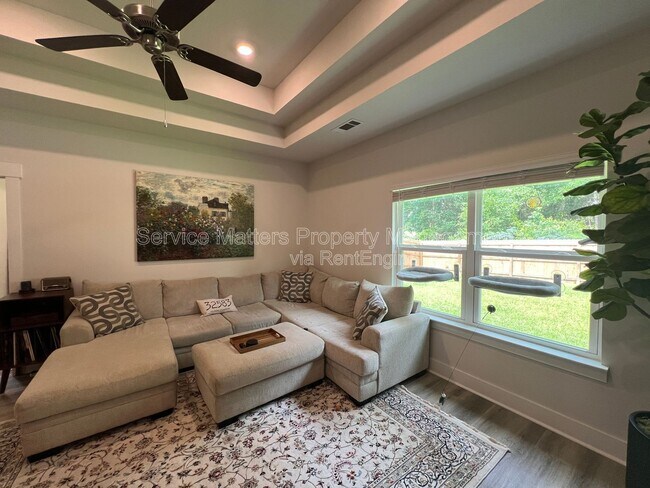 Building Photo - 5881 Cactus Dr