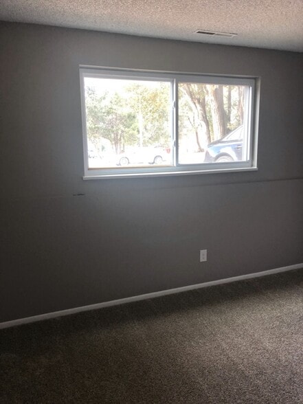 Building Photo - 888 Westmoreland Rd