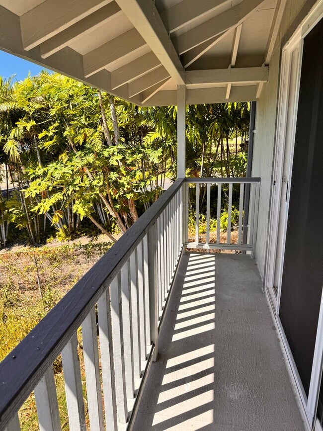 Building Photo - 2 Unfurnished Studios in Manoa Available!