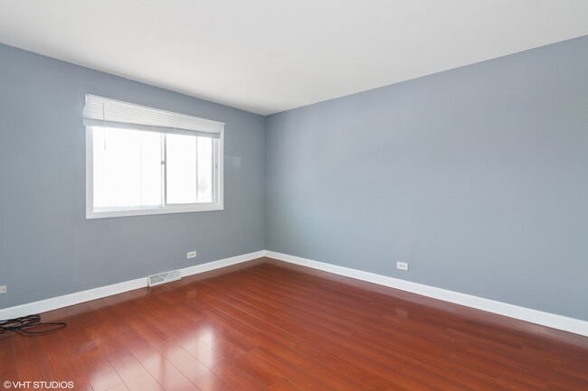 Building Photo - 605 Hughes Pl