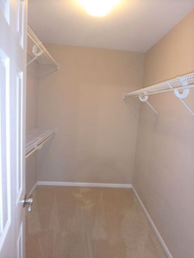 Building Photo - Awesome 4 Bed 3 Bath House In SW Columbia!