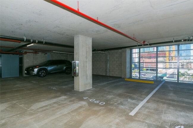 Building Photo - 988 Halekauwila St