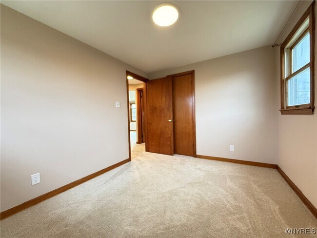 Building Photo - 6 Towerwood Rd