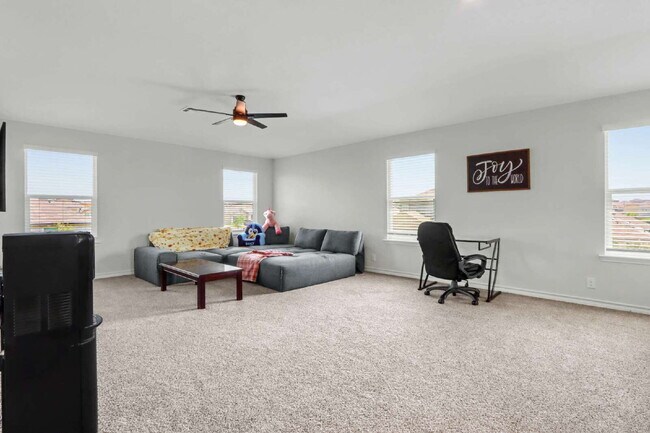 Building Photo - "Spacious Elegance at 110 Spurfowl: 5-Bedr...