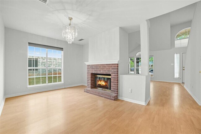 Building Photo - 1911 Cedar Bend Dr