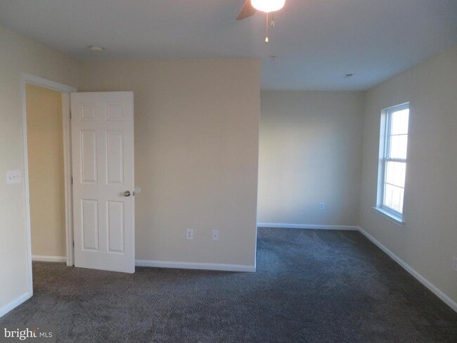 Building Photo - 3700 Bedford Dr
