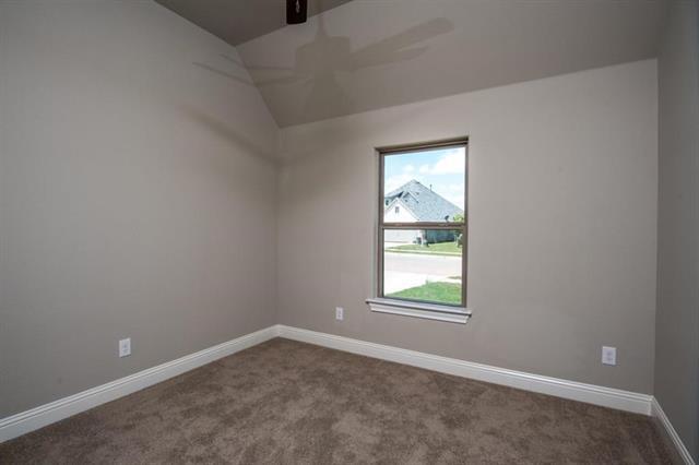 Building Photo - 301 Oar Wood Dr