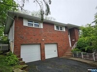 Building Photo - 52 Elm St