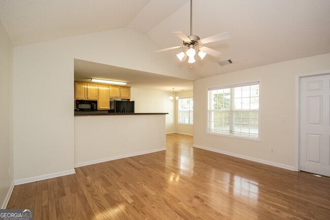 Building Photo - 40 Belltree Cir