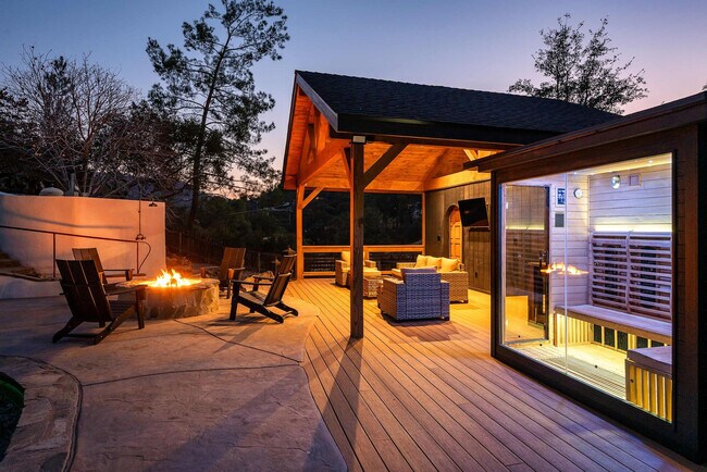 Building Photo - 43620 Washburn Dr