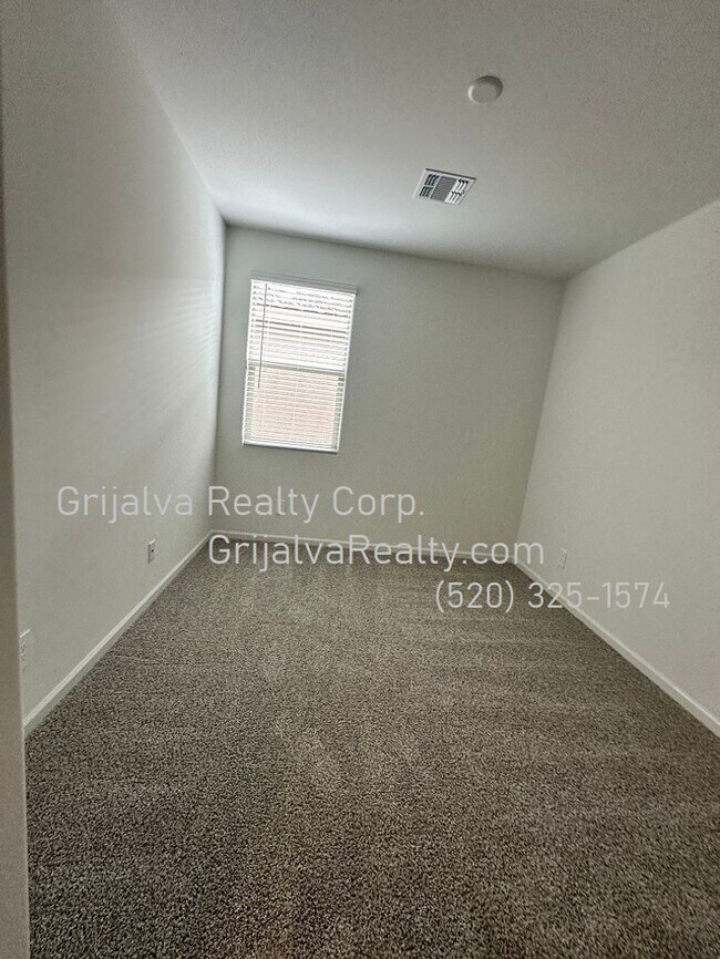 Building Photo - BRAND NEW BUILD! 4 Bedroom, 2 Bath House i...