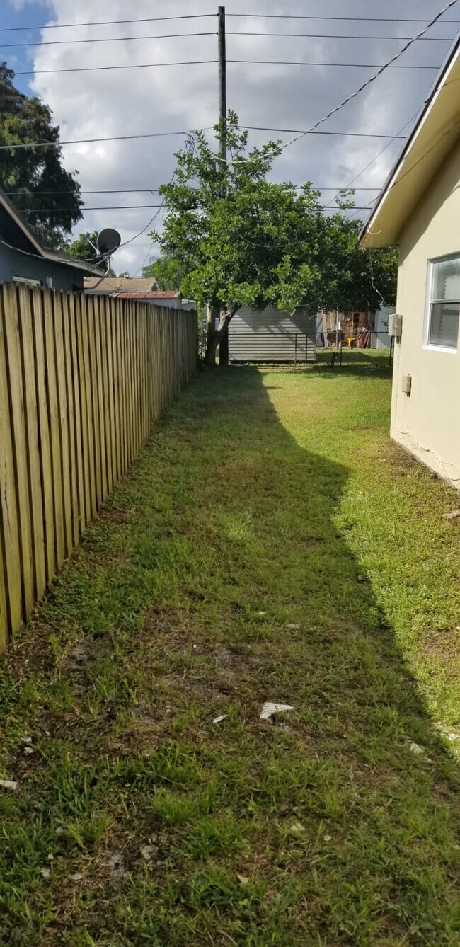 Building Photo - 3430 N 65th Ave