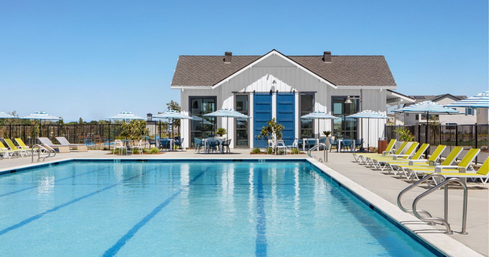 Community pool - 5919 Lakestone Dr