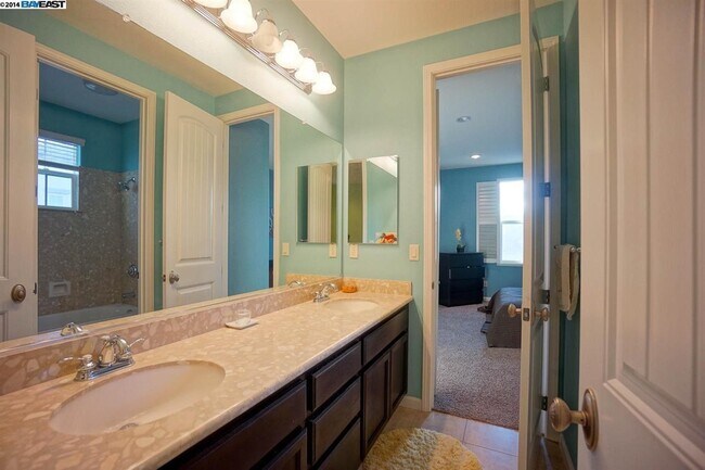 Building Photo - 3200 Spicewood Ln