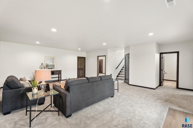 Building Photo - 1113 S Foss Ave