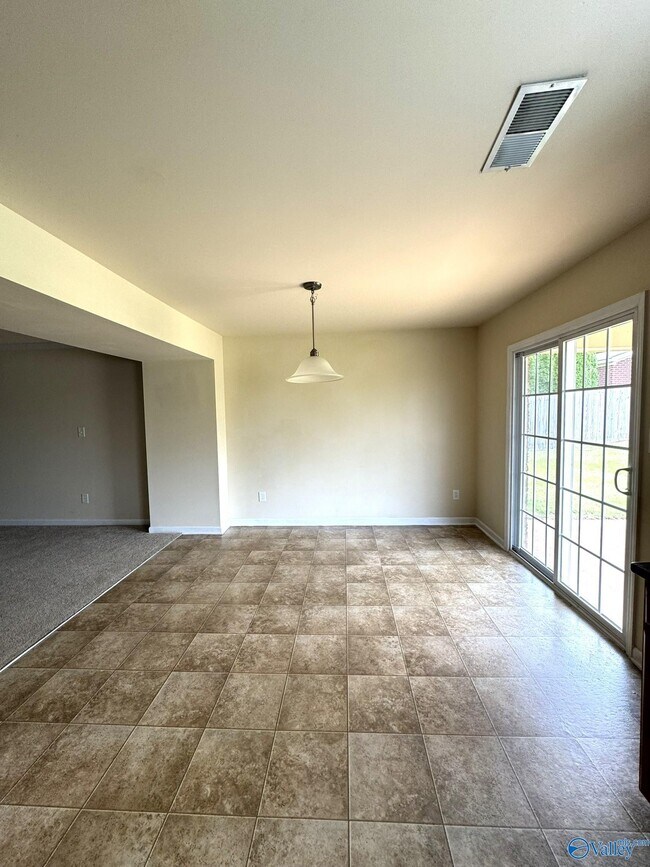 Building Photo - 219 Ivyleaf Dr