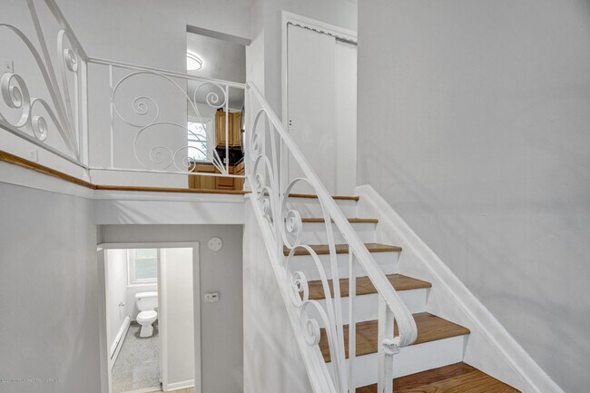 Building Photo - 200 Oakhurst Rd