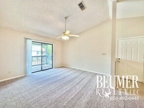 Building Photo - **$200 OFF FIRST MONTHS RENT**