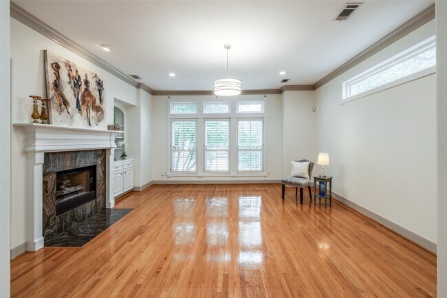 Building Photo - 2019 Morse St