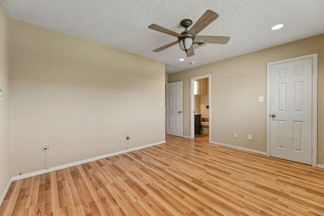 Building Photo - 5211 Court Rd