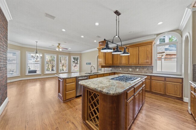 Building Photo - 13714 Gainesway Dr