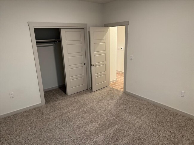 Building Photo - 14012 Zuhause Dr