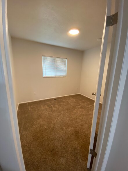 Building Photo - 275 Pennsylvania Dr