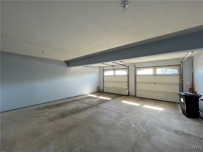 Building Photo - 7504 Birdsong Ln