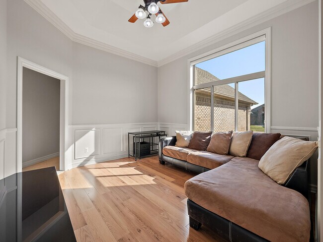 Building Photo - 50247 Cheltenham Dr